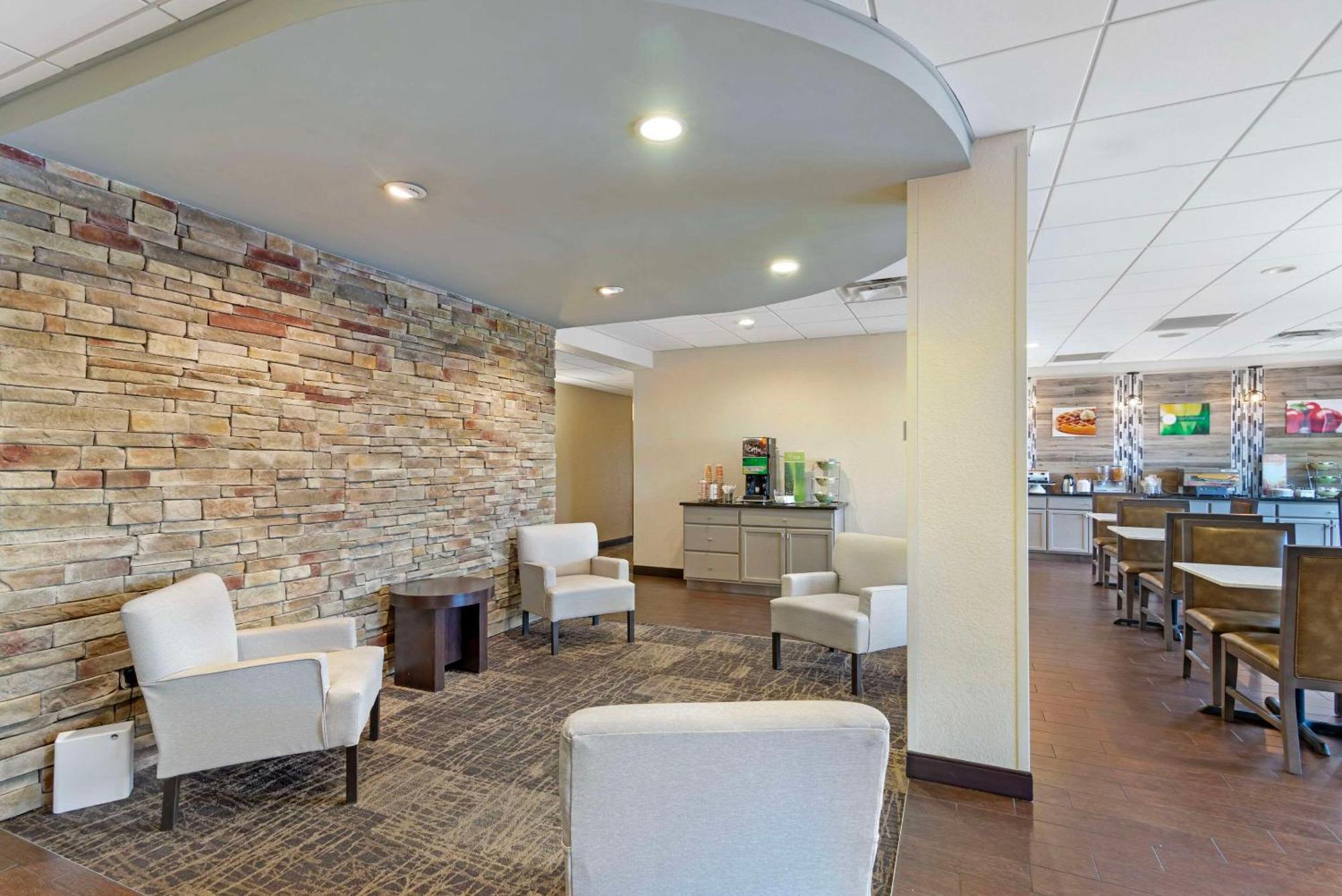 Quality Inn Valley - West Point Exterior photo
